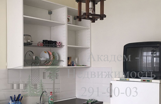 Снять посуточно двухкомнатные квартиры от собственника в Академгородке Новосибирска можно на Бульваре Молодёжи 38