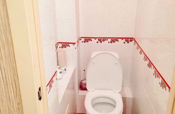 Однокомнатная посуточно в Академгородке Новосибирска на улице Демакова 6