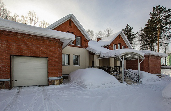 Фасад зимой