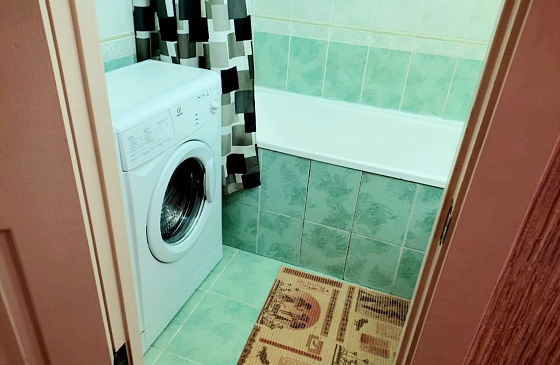 Однокомнатная посуточно в Академгородке Новосибирска на улице Демакова 6