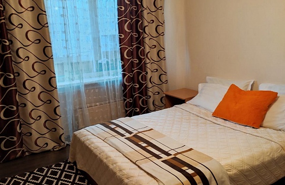 Однокомнатная посуточно в Академгородке Новосибирска на улице Демакова 6