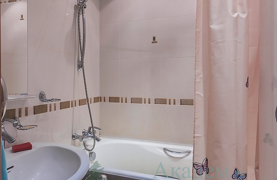 Трёхкомнатная квартира посуточно Академгородок Новосибирска